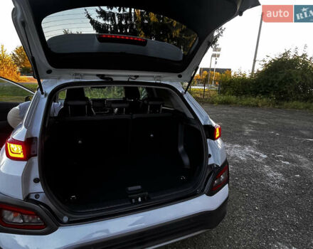 Білий Хендай Kona, об'ємом двигуна 0 л та пробігом 92 тис. км за 16550 $, фото 42 на Automoto.ua
