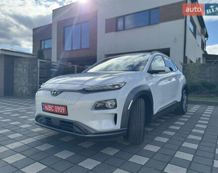 Белый Хендай Kona, объемом двигателя 0 л и пробегом 108 тыс. км за 16700 $, фото 11 на Automoto.ua