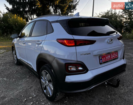Білий Хендай Kona, об'ємом двигуна 0 л та пробігом 92 тис. км за 16550 $, фото 9 на Automoto.ua