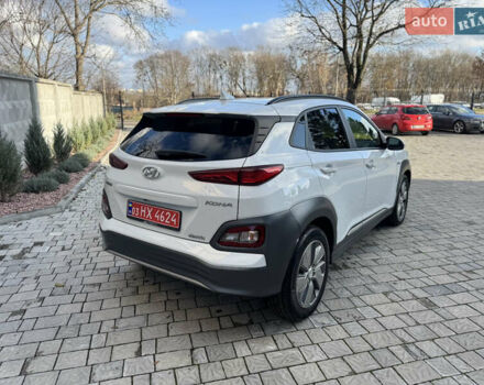 Білий Хендай Kona, об'ємом двигуна 0 л та пробігом 112 тис. км за 16499 $, фото 5 на Automoto.ua