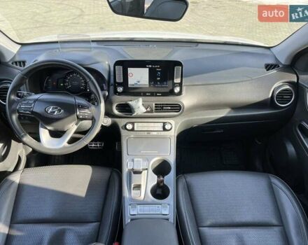 Белый Хендай Kona, объемом двигателя 0 л и пробегом 112 тыс. км за 16200 $, фото 17 на Automoto.ua