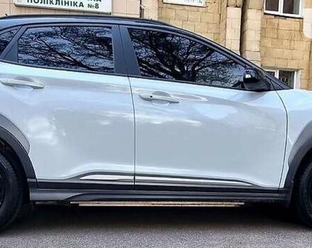 Білий Хендай Kona, об'ємом двигуна 0 л та пробігом 96 тис. км за 15900 $, фото 4 на Automoto.ua