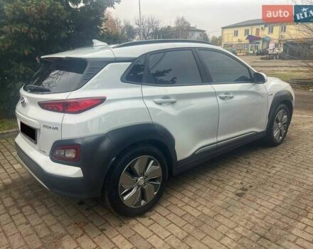 Белый Хендай Kona, объемом двигателя 0 л и пробегом 108 тыс. км за 17950 $, фото 10 на Automoto.ua