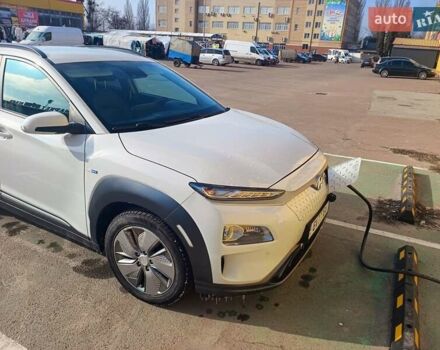 Белый Хендай Kona, объемом двигателя 0 л и пробегом 57 тыс. км за 18000 $, фото 5 на Automoto.ua