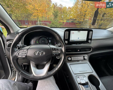 Белый Хендай Kona, объемом двигателя 0 л и пробегом 67 тыс. км за 16350 $, фото 81 на Automoto.ua