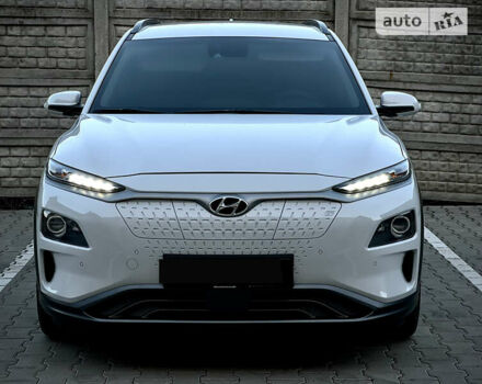 Белый Хендай Kona, объемом двигателя 0 л и пробегом 64 тыс. км за 27800 $, фото 2 на Automoto.ua