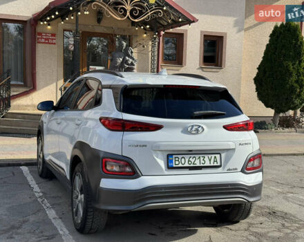 Белый Хендай Kona, объемом двигателя 0 л и пробегом 67 тыс. км за 16350 $, фото 21 на Automoto.ua