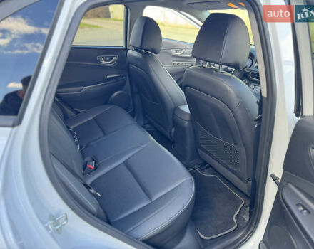 Белый Хендай Kona, объемом двигателя 0 л и пробегом 108 тыс. км за 16700 $, фото 26 на Automoto.ua