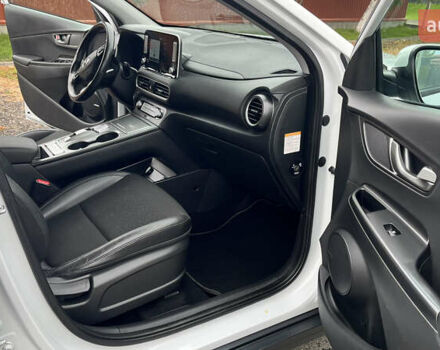 Белый Хендай Kona, объемом двигателя 0 л и пробегом 150 тыс. км за 16500 $, фото 14 на Automoto.ua