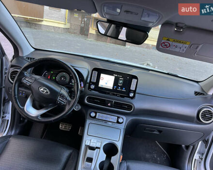 Белый Хендай Kona, объемом двигателя 0 л и пробегом 97 тыс. км за 16800 $, фото 18 на Automoto.ua
