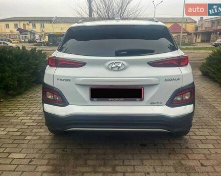 Белый Хендай Kona, объемом двигателя 0 л и пробегом 108 тыс. км за 17950 $, фото 11 на Automoto.ua