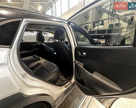 Білий Хендай Kona, об'ємом двигуна 0 л та пробігом 92 тис. км за 16900 $, фото 11 на Automoto.ua
