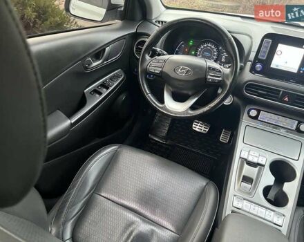 Белый Хендай Kona, объемом двигателя 0 л и пробегом 108 тыс. км за 17950 $, фото 22 на Automoto.ua