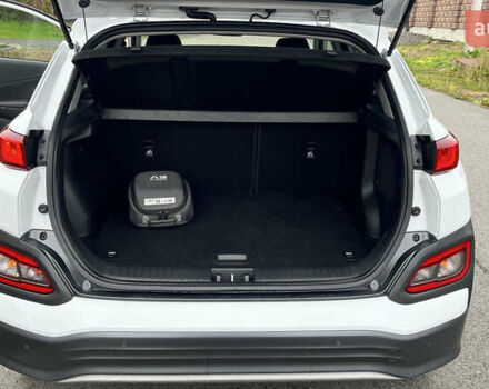 Белый Хендай Kona, объемом двигателя 0 л и пробегом 150 тыс. км за 16500 $, фото 11 на Automoto.ua