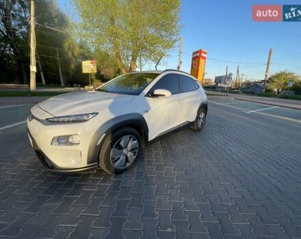 Белый Хендай Kona, объемом двигателя 0 л и пробегом 78 тыс. км за 16700 $, фото 11 на Automoto.ua