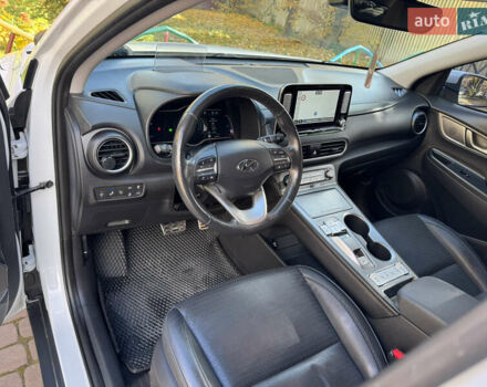 Белый Хендай Kona, объемом двигателя 0 л и пробегом 67 тыс. км за 16350 $, фото 45 на Automoto.ua