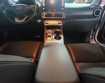 Белый Хендай Kona, объемом двигателя 0 л и пробегом 109 тыс. км за 17900 $, фото 18 на Automoto.ua