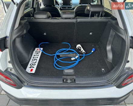 Белый Хендай Kona, объемом двигателя 0 л и пробегом 108 тыс. км за 16700 $, фото 28 на Automoto.ua