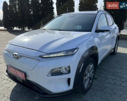 Белый Хендай Kona, объемом двигателя 0 л и пробегом 112 тыс. км за 16200 $, фото 41 на Automoto.ua