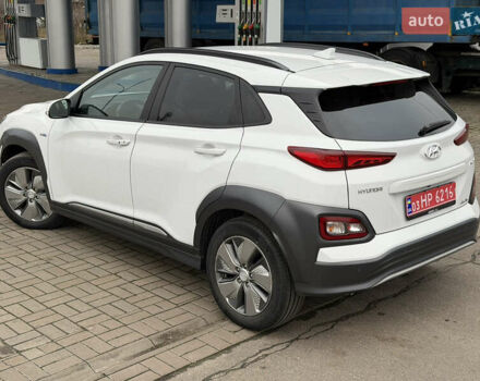 Белый Хендай Kona, объемом двигателя 0 л и пробегом 105 тыс. км за 16800 $, фото 5 на Automoto.ua