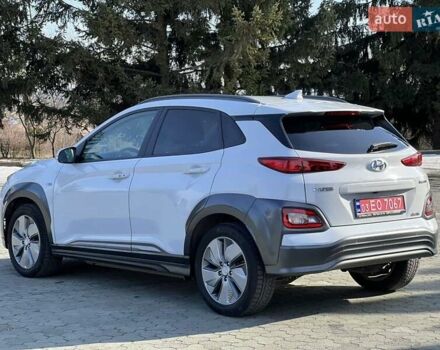 Белый Хендай Kona, объемом двигателя 0 л и пробегом 112 тыс. км за 16200 $, фото 1 на Automoto.ua