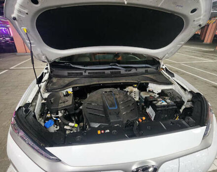 Белый Хендай Kona, объемом двигателя 0 л и пробегом 109 тыс. км за 17900 $, фото 31 на Automoto.ua