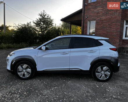 Білий Хендай Kona, об'ємом двигуна 0 л та пробігом 92 тис. км за 16550 $, фото 6 на Automoto.ua