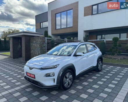 Белый Хендай Kona, объемом двигателя 0 л и пробегом 108 тыс. км за 16700 $, фото 6 на Automoto.ua