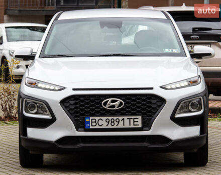 Белый Хендай Kona, объемом двигателя 2 л и пробегом 98 тыс. км за 15200 $, фото 2 на Automoto.ua