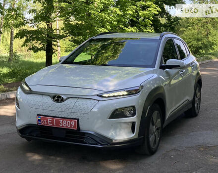 Білий Хендай Kona, об'ємом двигуна 0 л та пробігом 105 тис. км за 17100 $, фото 8 на Automoto.ua