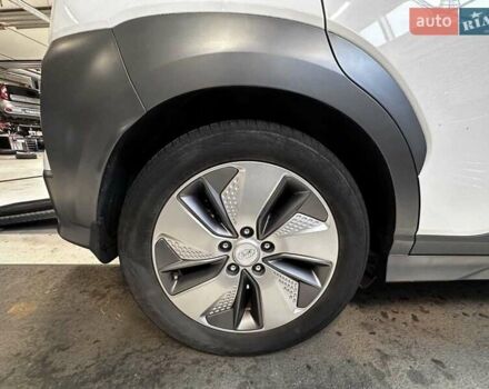 Білий Хендай Kona, об'ємом двигуна 0 л та пробігом 92 тис. км за 16900 $, фото 13 на Automoto.ua