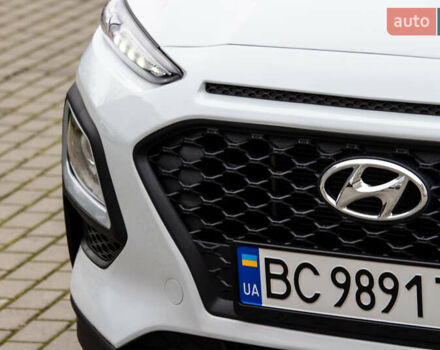 Белый Хендай Kona, объемом двигателя 2 л и пробегом 98 тыс. км за 15200 $, фото 6 на Automoto.ua
