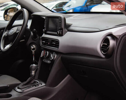 Белый Хендай Kona, объемом двигателя 2 л и пробегом 98 тыс. км за 15200 $, фото 27 на Automoto.ua