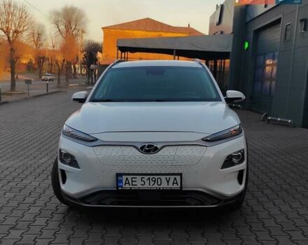 Белый Хендай Kona, объемом двигателя 0 л и пробегом 97 тыс. км за 17999 $, фото 1 на Automoto.ua