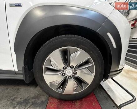 Білий Хендай Kona, об'ємом двигуна 0 л та пробігом 92 тис. км за 16900 $, фото 14 на Automoto.ua