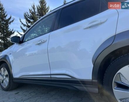 Белый Хендай Kona, объемом двигателя 0 л и пробегом 112 тыс. км за 16200 $, фото 12 на Automoto.ua
