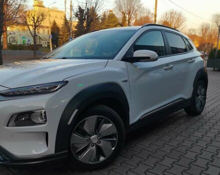 Белый Хендай Kona, объемом двигателя 0 л и пробегом 97 тыс. км за 17999 $, фото 4 на Automoto.ua