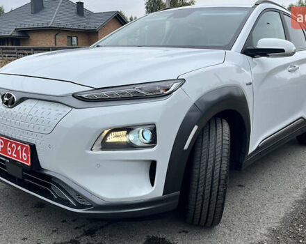 Белый Хендай Kona, объемом двигателя 0 л и пробегом 150 тыс. км за 16500 $, фото 5 на Automoto.ua