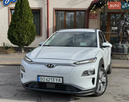 Белый Хендай Kona, объемом двигателя 0 л и пробегом 67 тыс. км за 16350 $, фото 3 на Automoto.ua