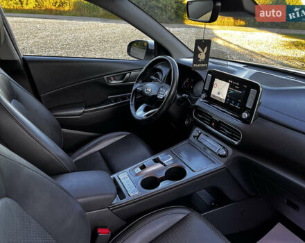 Білий Хендай Kona, об'ємом двигуна 0 л та пробігом 92 тис. км за 16550 $, фото 14 на Automoto.ua