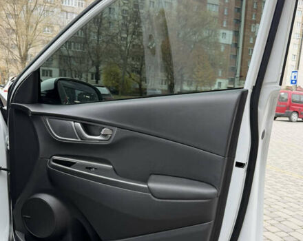 Білий Хендай Kona, об'ємом двигуна 0 л та пробігом 38 тис. км за 18200 $, фото 34 на Automoto.ua