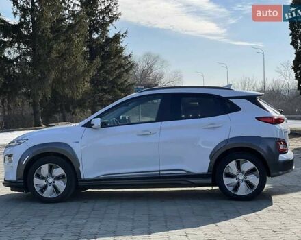 Белый Хендай Kona, объемом двигателя 0 л и пробегом 112 тыс. км за 16200 $, фото 43 на Automoto.ua