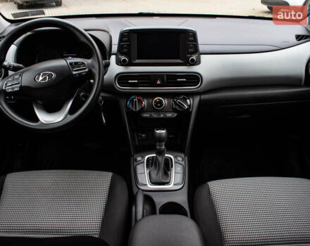 Белый Хендай Kona, объемом двигателя 2 л и пробегом 98 тыс. км за 15200 $, фото 21 на Automoto.ua