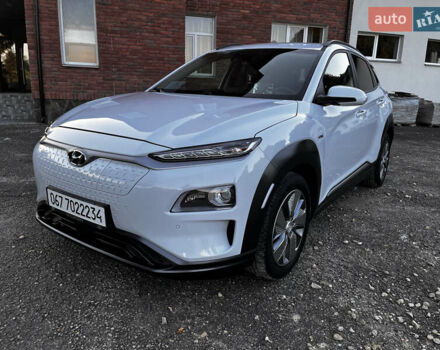 Білий Хендай Kona, об'ємом двигуна 0 л та пробігом 92 тис. км за 16550 $, фото 50 на Automoto.ua