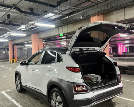 Белый Хендай Kona, объемом двигателя 0 л и пробегом 109 тыс. км за 17900 $, фото 13 на Automoto.ua