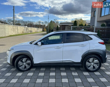 Белый Хендай Kona, объемом двигателя 0 л и пробегом 108 тыс. км за 16700 $, фото 13 на Automoto.ua