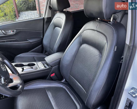 Білий Хендай Kona, об'ємом двигуна 0 л та пробігом 92 тис. км за 16550 $, фото 19 на Automoto.ua