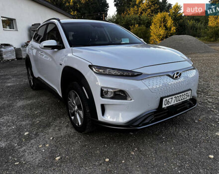 Білий Хендай Kona, об'ємом двигуна 0 л та пробігом 92 тис. км за 16550 $, фото 51 на Automoto.ua