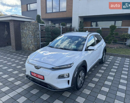 Белый Хендай Kona, объемом двигателя 0 л и пробегом 108 тыс. км за 16700 $, фото 7 на Automoto.ua