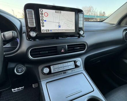 Белый Хендай Kona, объемом двигателя 0 л и пробегом 96 тыс. км за 16900 $, фото 10 на Automoto.ua